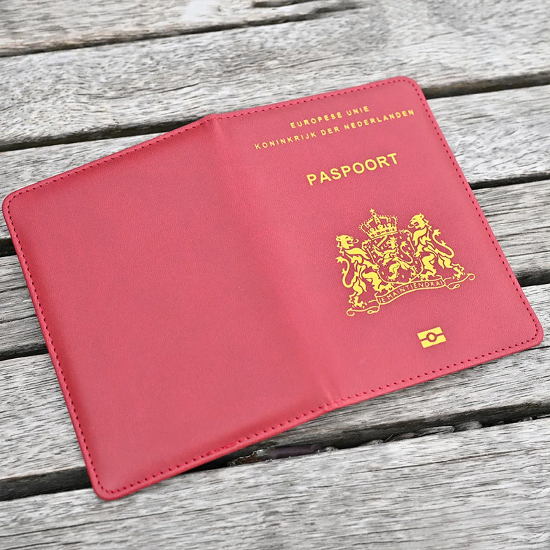 travel essentials Paspoorthoes - Leather Passport Cover recensie en prijs