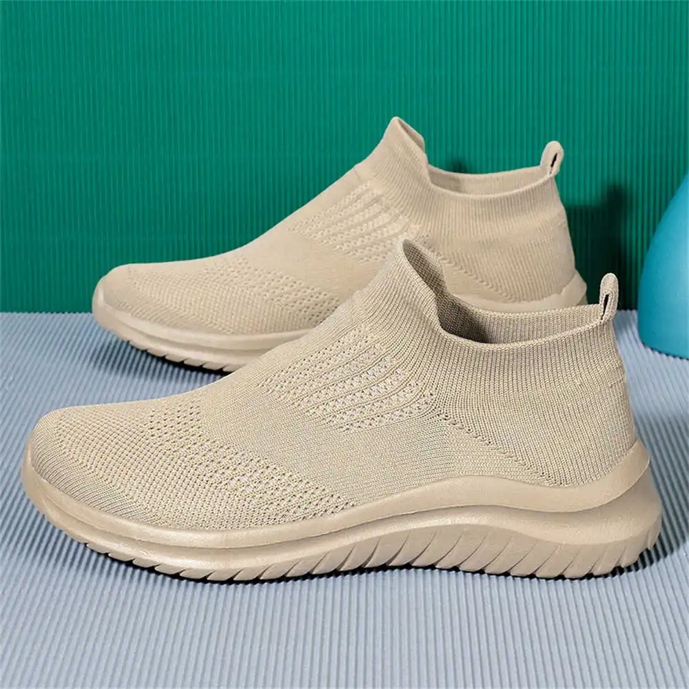Beige Zachte Nieuwe Nieuwighei - Luxury Lifestyle Goods recensie en prijs